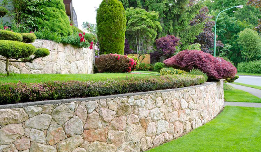 Landscape Maintenance in Deer Park